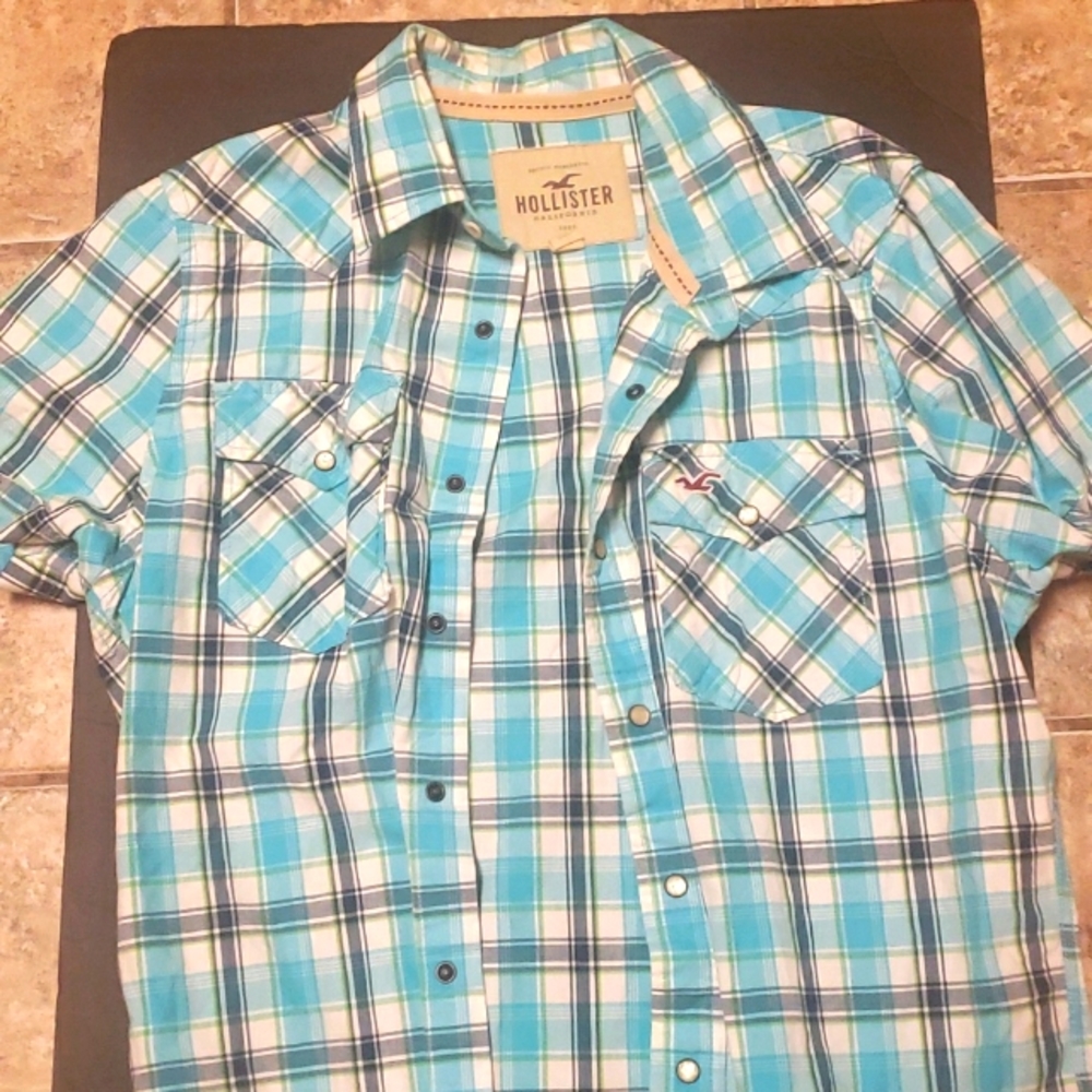Hollister shirt
